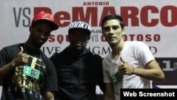 La presentación de los boxeadores estuvo a cargo de Mayweather Promotions: Rancés Barthelemy (i), Floyd Mayweather (c) y Antonio DeMarco (d).