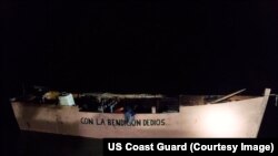 Bote usado por 15 migrantes que arribaron a la Florida en la madrugada del 25 de diciembre de 2022. (US Border Patrol).