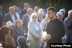 El presidente Volodymyr Zelenskyy en el acto de recordación a las víctimas de la masacre en Babin Yar. (Cortesía www.president.gov.ua)