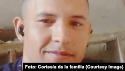 Luis Robles fue condenado a 5 años de cárcel por propaganda enemiga y desobediencia. El joven ha sido reconocido por Amnistía Internacional como preso de conciencia y numerosos organismos internacionales han demandado su libertad plena. Foto: Cortesía de la familia