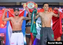 Robeisy Ramírez (izq.) y Rafael Espinoza se enfrentaron este sábado en Miami. Foto: Facebook/Robeisy "El Tren" Ramírez)