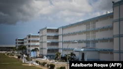 Vista exterior de uno de los destacamentos de la prisión Combinado del Este, en La Habana. (Adalberto Roque/AFP)