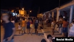 Protesta en Caimanera, Guantánamo, este sábado, 6 de mayo. (Captura de videos en redes sociales).