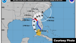 Cono de trayectoria de la tormenta tropical Debby. NHC