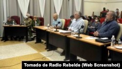 Los dirigentes cubanos en una reunión. Foto Archivo. Estudios Revolución.