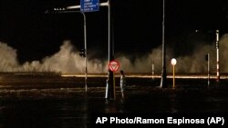 El Malecón de La Habana en la madrugada de este miércoles, 28 de septiembre. (AP/Ramon Espinosa)