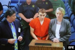 Juez determina prisión sin fianza para Nikolas Cruz, autor de tiroteo en escuela de Florida.