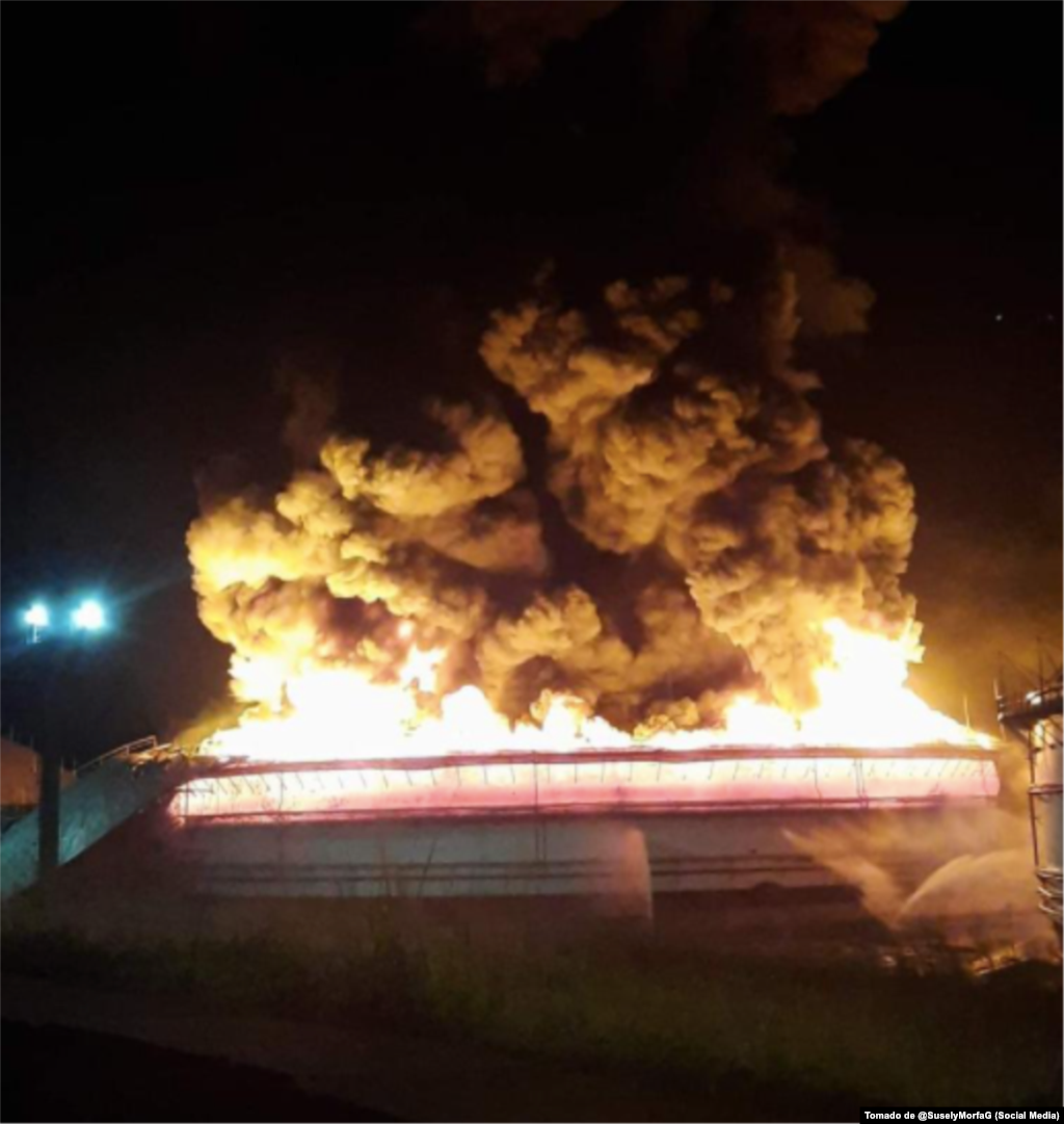 El incendio en el tanque de combustible de Matanzas.