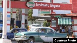 Gasolinera cubana operada por CUPET y el grupo militar CIMEX (Hablemos Press).