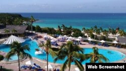 Hotel Sol Río de Luna y Mares en terrenos confiscados a la familia Sánchez Hill en Holguín, Cuba. 