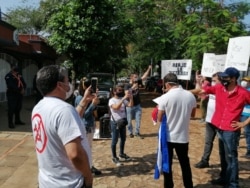 Protesta de cubanos en Paraguay.