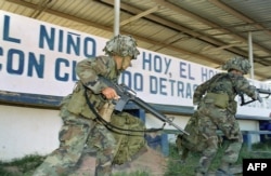 Soldados de EEUU el 23 de diciembre de 1989 en Santiago, Panamá.