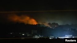 El humo se eleva sobre el norte de la Franja de Gaza, en medio del conflicto en curso entre Israel y el grupo islamista palestino Hamás, visto desde el sur de Israel, el 9 de noviembre de 2023. REUTERS/Evelyn Hockstein