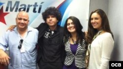 Familia Pay&aacute; durante una rueda de prensa en La Habana, Cuba