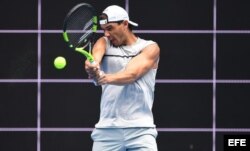 Rafael Nadal participa en un entrenamiento.