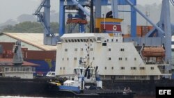 Barco norcoreano Chong Chon Gang atracado en el muelle de Manzanillo de la caribeña ciudad de Colón, Panamá. Archivo.