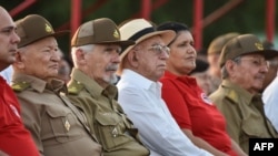 Guillermo García Frías, Ramiro Valdés, José Ramón Machado Ventura, Gladys Martínez. 