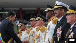 MILITARES VENEZOLANOS DESFILAN EN CARACAS PARA CONMEMORAR LA INDEPENDENCIA