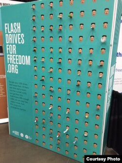 Campaña para recaudar flash drive para Corea del Norte