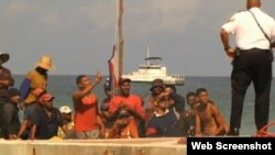 Cubanos en las Caimán en una imagen de archivo. 