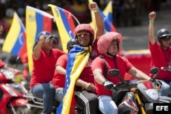 Una marcha de colectivos chavistas.