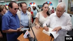 Presentación del libro " Un Hombre De Dios " Julio Estorino