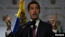 El presidente interino de Venezuela, Juan Guaidó, durante una conferencia de prensa este lunes en Caracas. 