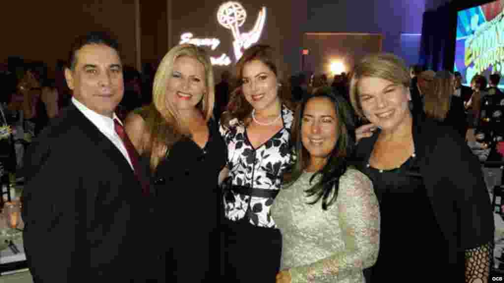 Emmy 2015 - José Valois, Vivan Martínez, Natalia Crujeiras, Isabel cuervo y Tatiana Riquelme.