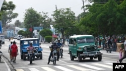 El robo y asalto de motorinas es uno de los crímenes más comunes hoy día en la isla. Vista de Santiago de Cuba el 25 de julio de 2023.