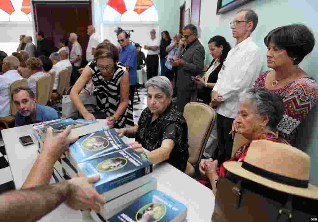 Presentación del libro &ldquo;Biografía de un hombre de Dios&quot; sobre la vida de Monseñor Agustín Román. Foto OCB/ Roberto Koltun.&nbsp;