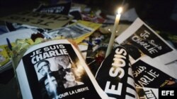 Solidariad con "Charlie Hebdo".