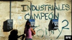 (Archivo) Fanaticada de Industriales en grafitti 