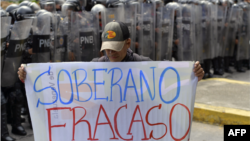 La policía bloqueó una marcha de estudiantes en Caracas este miércoles