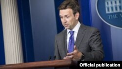 El secretario de Prensa de la Casa Blanca Josh Earnest.