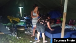 Migrantes cubanos en campamento de La Cruz, Costa Rica. (Foto: Cortesía)