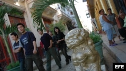 Turistas chinos caminan en el Barrio Chino de La Habana. Archivo.