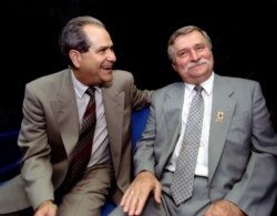 Jorge Mas Canosa y el ex presidente polaco y líder de la oposición anticomunista Lech Walesa (Foto: Archivo).