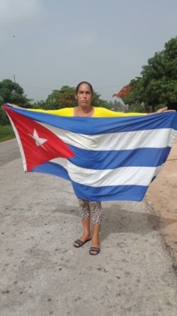 Protesta de opositora en Cuba