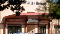 Fachada del NorthBay VacaValley Hospital, donde una mujer fue diagnosticada con el coronavirus.