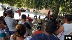 Un grupo de cubanos en un albergue en Panamá.