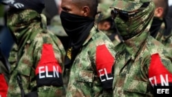 Miembros desmovilizados del Frente de Guerra Suroccidental del ELN.