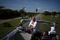 Turistas rusos en Varadero, Cuba, en septiembre de 2021. (AP / Ramón Espinosa)