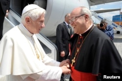 Benedict XVI y el Cardenal Jaime Ortega el 27 de marzo de 2012 en La Habana. REUTERS/Osservatore Romano/Pool