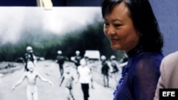 Kim Phuc, la vietnamita que fue fotografiada desnuda mientras huía de un ataque de napalm el 8 de junio de 1972. 