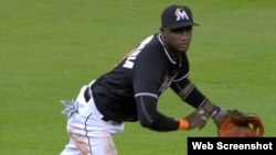 Adeiny Hechavarría, torpedero de los Marlins.