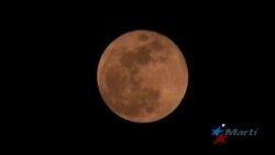 La Súper Luna deja boquiabiertos a los terrícolas