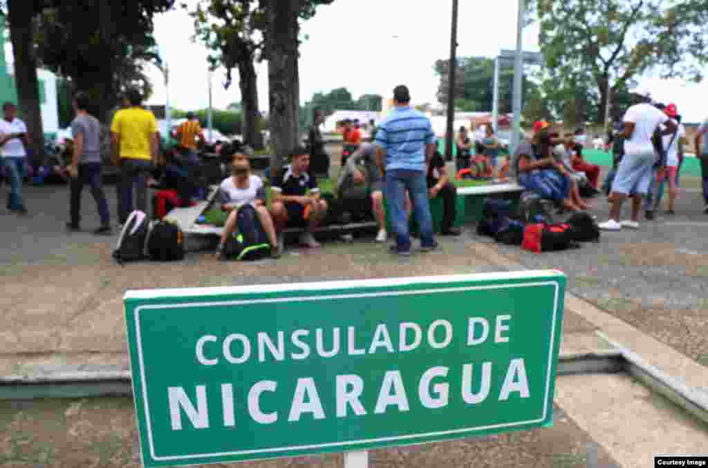 Cubanos en Tapachula. (Cortesía Agencia Quadratín)