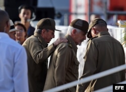 Raúl Castro y Ramiro Valdés, el 26 de julio de 2017 en Pinar del Río.