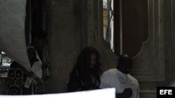 - La cantante barbadense Rihanna sale del restaurante restaurante La Guarida.