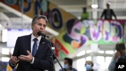 El secretario de Estado Antony Blinken en el Centro de Integración para Migrantes, en Bogotá el 4 de octubre de 2022. (Luisa González/Pool Photo via AP).